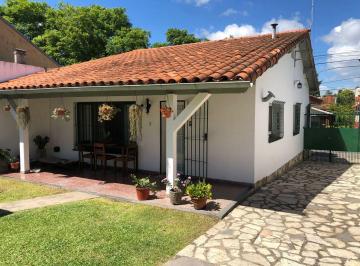 INB-INB-3003_2 · Casa 2 Dorm.. | Calle