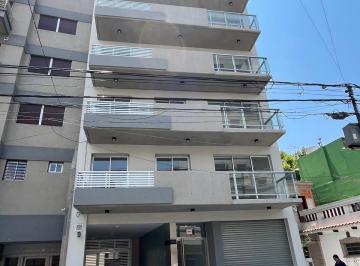 Departamento de 3 ambientes, Liniers · Liniers. R. Falcon 6600. Deptos 3 Ambientes Frente con balcon.(A Estrenar)