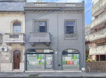 Local comercial · 300m² · 12 Ambientes · Casona Comercial Céntrica Apto Instituciones