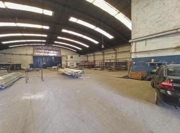 Bodega-Galpón · 1338m² · 5 Ambientes · Gran Galpón de 1.338 m² Más Playa de Estacionamiento