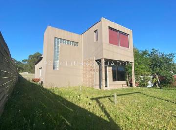 Foto1 · Casa Estilo Minimalista, a Pocas Cuadras del Mar!