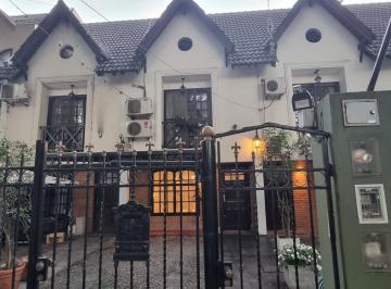 Casa · 105m² · 4 Ambientes · 1 Cochera · En Venta en Ciudad Jardin Unico Triplex 4 Ambientes 2 Baños Sobre de Las Tipas Cochera y Patio Propi