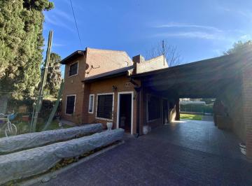 Casa · 120m² · 6 Ambientes · 1 Cochera · Mosconi 2300