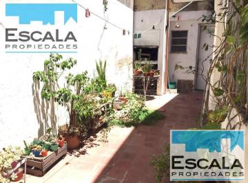 Casa · 78m² · 4 Ambientes · Casa Interna Departamento de Pasillo 2 Dorm. y Patio en Venta Rosario