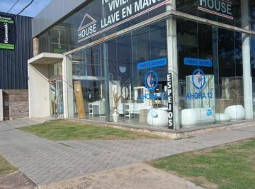 Local comercial · 427m² · 1 Cochera · Local - Barrio Malvinas Argentinas