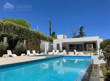 Departamento · 200m² · 3 Dormitorios · 2 Cocheras · Departamento Casonas del Golf