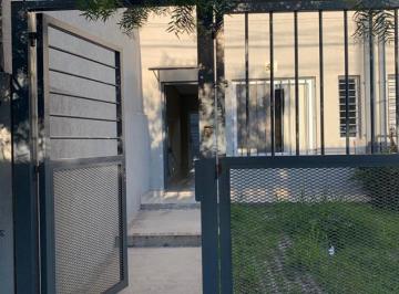 PH · 75m² · 3 Ambientes · 1 Cochera · Castelar Norte Duplex con Jardín y Cochera
