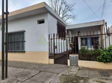 Casa de 3 ambientes, Hurlingham · Casa 3 Ambientes en Venta con Jardin y Quincho, Villa Tesei, Hurlingham