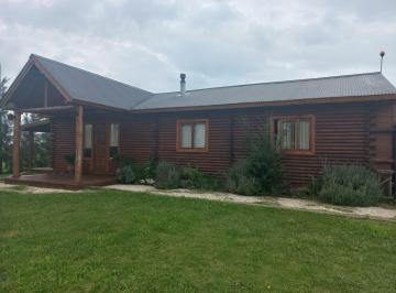 Casa de 4 ambientes, La Plata · Cabaña en Venta en Prados de La Vega