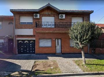 PH · 130m² · 5 Ambientes · 1 Cochera · PH 5 Amb Fte Entrada Indep Garage, Patio y Tza S/exp.