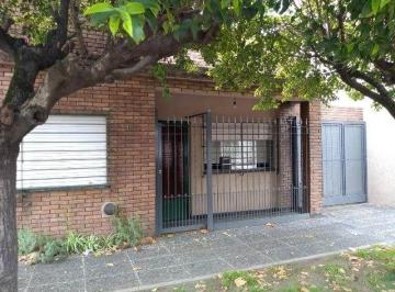 GEP-GEP-1253_2 · Casa 4 Ambientes a Una Cuadra de Camino de Cintura