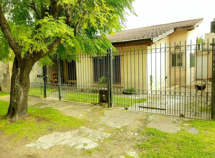 Casa · 140m² · 4 Ambientes · 1 Cochera