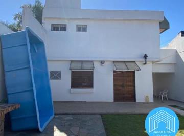 Casa · 120m² · 3 Ambientes · 4 Cocheras · Casa 3 Ambientes con Jardín y Cochera - Morón