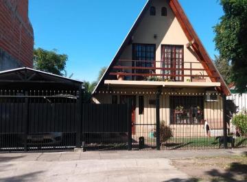 Casa · 150m² · 3 Ambientes · 3 Cocheras · Venta de Casa en Castelar Sur