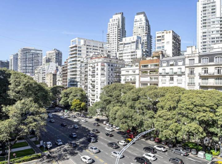 Departamento · 240m² · 7 Ambientes · 2 Cocheras