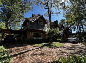 Casa · 400m² · 4 Dormitorios · 1 Cochera · Casa - San Diego