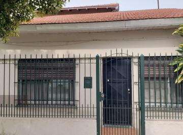 Casa · 120m² · 5 Ambientes · 2 Cocheras · Casa en PH 4 Amb C/cochera y Patio!