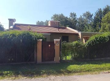 Casa de 6 ambientes, Villa Allende · Casa en Venta a Dos Cuadras de Bizio, Villa Allende. Excelente Ubicación!