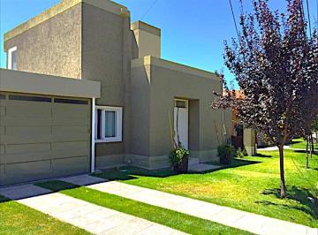 Casa de 5 ambientes, Guaymallén · Casa en Venta en Barrio Privado Vía de La Fontana Norte