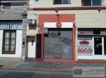 Local comercial · 15m² · Local - Marmol Excelente Ubicacion!
