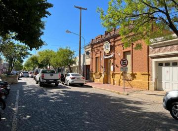 Casa · 304m² · 3 Dormitorios · Casa - Barrio 30 de Octubre
