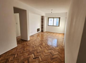 Departamento de 2 ambientes, Balvanera · Dpto. 2 Amb Amplios Al Frente Tucuman y Jean Jaures
