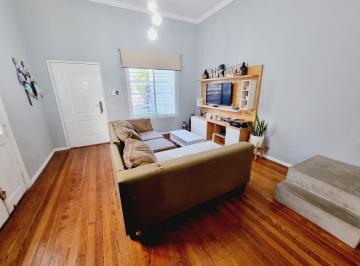 Casa · 233m² · 4 Ambientes · 1 Cochera · Casa en Venta 4 Ambientes con Parque en Villa Ballester