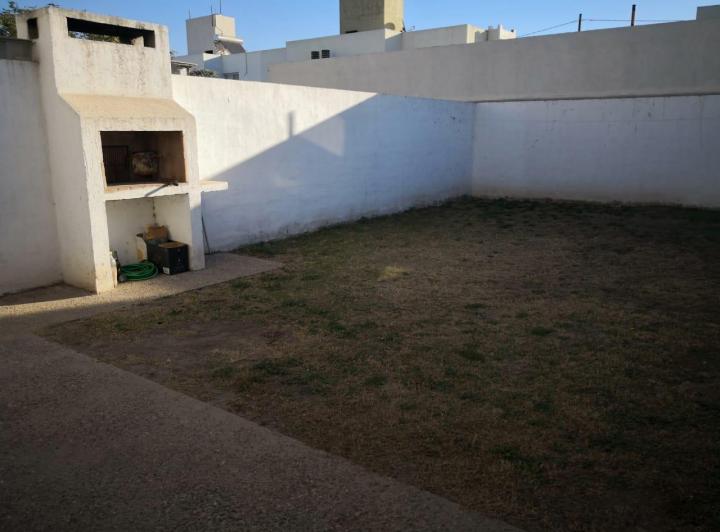 Casa · 100m² · 6 Ambientes · 1 Cochera