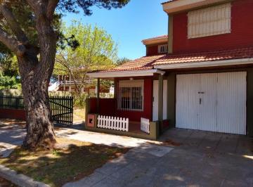 Frente con entrada de Dúplex y cocheras · Complejo Vacacional - Dúplex / Departamentos - Cocheras
