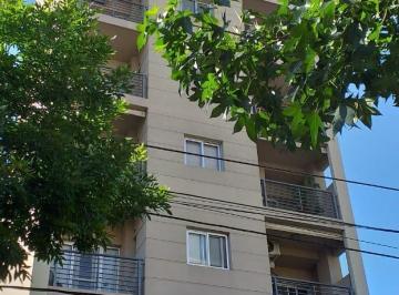 Departamento de 4 ambientes, Quilmes · Piso con Cochera en Quilmes Centro. a m de Plaza Conesa.