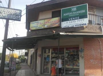 Local comercial · 296m² · Locales con Vivienda, en Venta.
