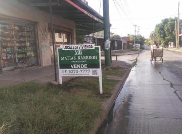 Local comercial · 110m² · Locales, con Vivienda, en Venta.