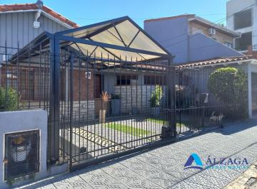 Casa de 5 ambientes, Quilmes · Chalet