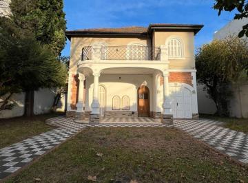 Casa de 7 ambientes, Villa Urquiza · Casa 7 Ambientes o Mas. | Crisologo Larralde Al 5600