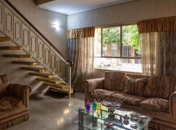 Casa · 168m² · 5 Ambientes · 1 Cochera · Casa - Tiro Suizo