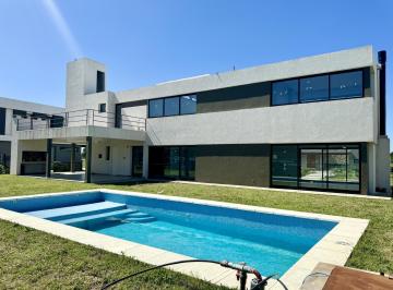 Casa · 199m² · 5 Ambientes · 2 Cocheras · Casa en Venta El Principado Canning