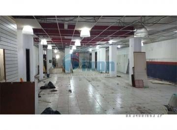 Local comercial · 454m² · 1 Ambiente · Gran Local de 454 m en Alquiler Sobre Av Maipu 1400!