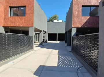 Casa de 4 ambientes, La Calera · A Estrenar - Duplex en Housing - Jardines de La Estanzuela - 2 Dorm - 2 Baños - Cochera