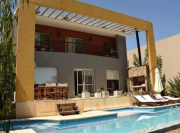Casa · 220m² · 4 Ambientes · 2 Cocheras · Casa - Brisas de Adrogué
