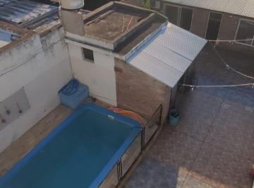 Casa de 3 ambientes, Rosario · Casa de Dos Plantas con Pileta y Quincho. Posibilidad de Dividir.