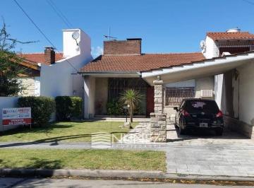 ANC-ANC-135_2 · Venta Casa 4 Ambientes Bernal
