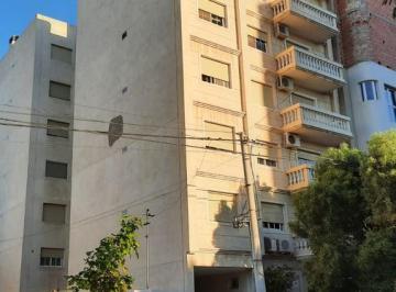 Departamento · 85m² · 5 Ambientes · Departamento - Área Centro Oeste