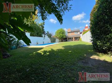 Casa · 160m² · 4 Ambientes · 3 Cocheras · Casa 4 Ambientes en Venta y Alquiler en Castelar Norte
