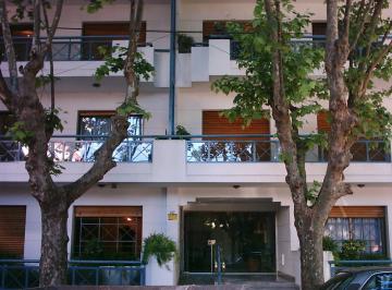 Departamento de 4 ambientes, Esteban Echeverría · Semipiso 3 Dorm. 2 con Cocheras!.excelente Categoria y Ubicación.