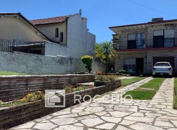 Casa · 200ha · 6 Ambientes · 6 Cocheras · Casa 6 Ambientes. | Padre Castiglia 279