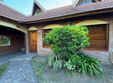 Casa de 4 ambientes, Lomas de Zamora · Chalet en Venta de 4 Ambientes con Cochera en Temperley