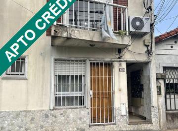 OMP-OMP-3094_2 · Venta de Departamento PH 2 Amb. S/expensas. Planta Baja con Patio, en Caseros.