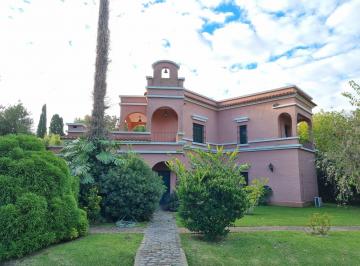 Casa de 5 ambientes, Berazategui · Hermosa Casa Tipo Colonial Venta o Alquiler