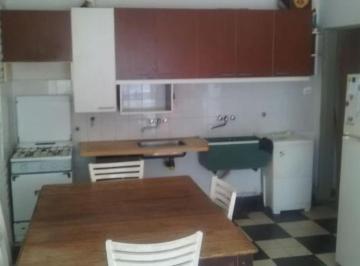 Casa · 300m² · 5 Ambientes · 1 Cochera · Vendo Casa con Departamento Independiente