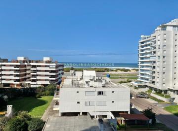Foto1 · Apartamento en Venta de 2 Dorm. en Icon Brava, Punta del Este.